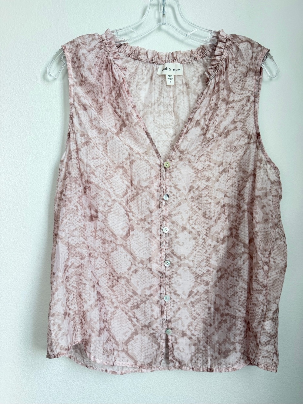 cloth & stone Pink Snake-Print Sleeveless Button Front Camisole